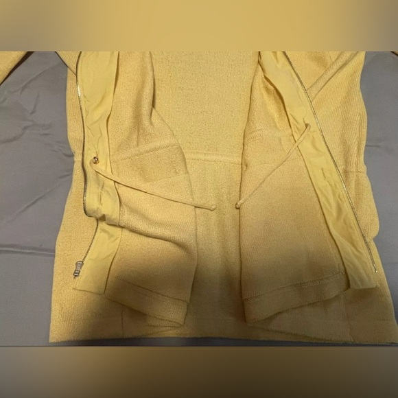 St. John Collection Women's Small Knit Wool Jacket Mustard Zip Lined Hood FLAWED - Picture 4 of 15